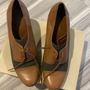 Naturalizer Suede Shoes